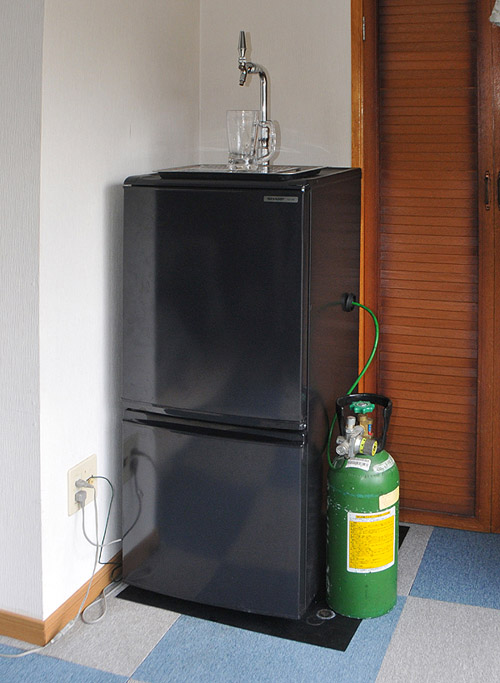 ビールサーバー 空冷式 冷蔵庫 型 - 冷蔵庫